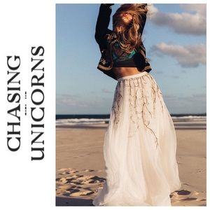 🤍 Chasing Unicorns Moonlight Mile White Tulle Skirt Medium